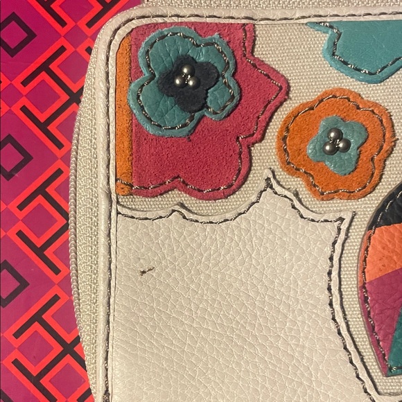 Floral Patchwork Wallet - Picture 6 of 6